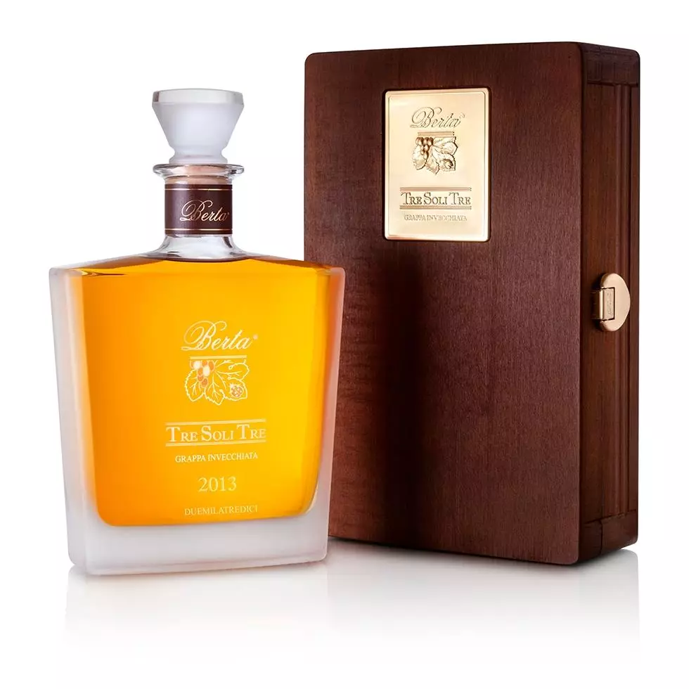 Berta TreSoliTre 2016 | Grappa in der Holzkiste